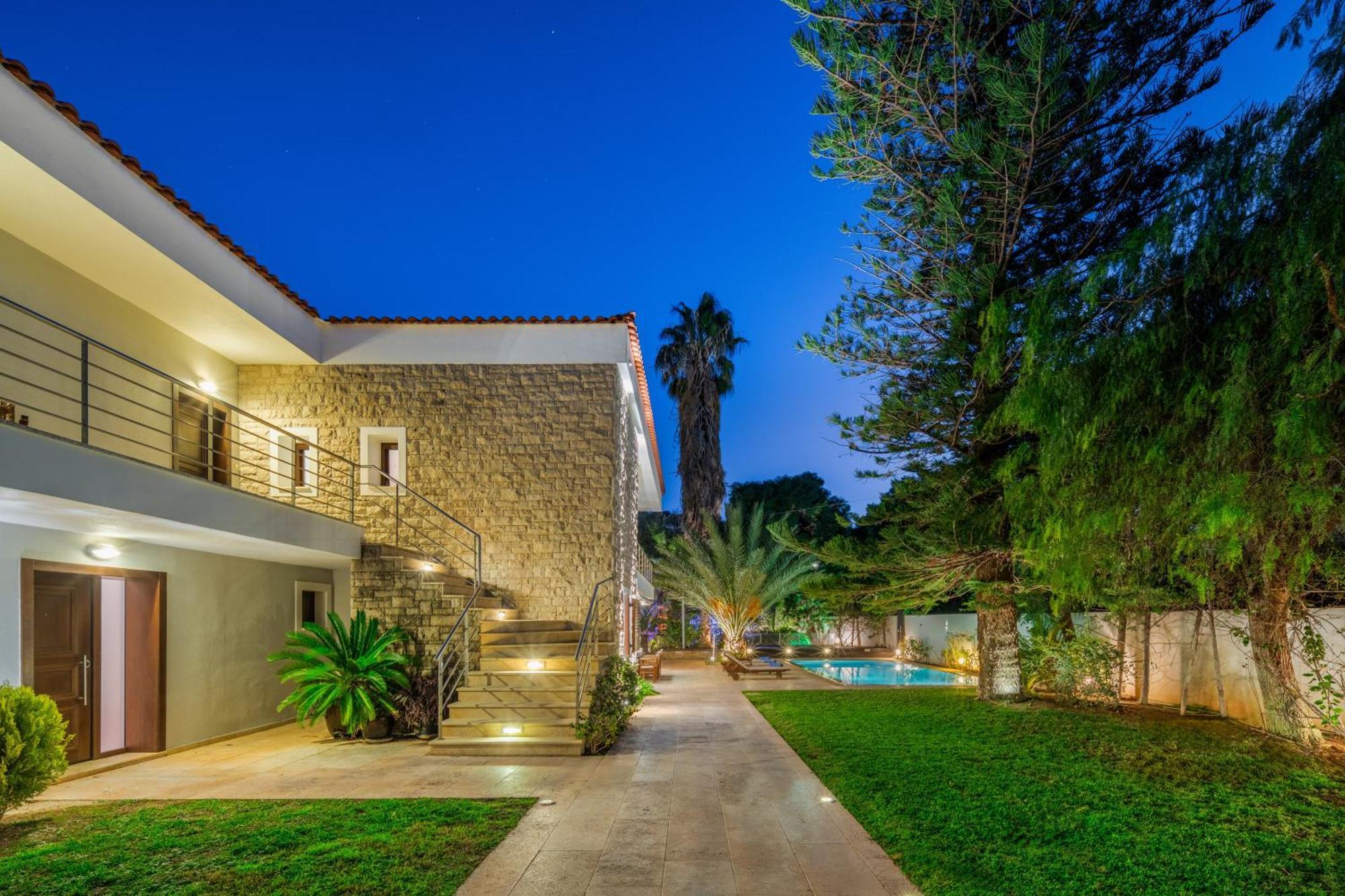 Villa Saronida Exteriör bild
